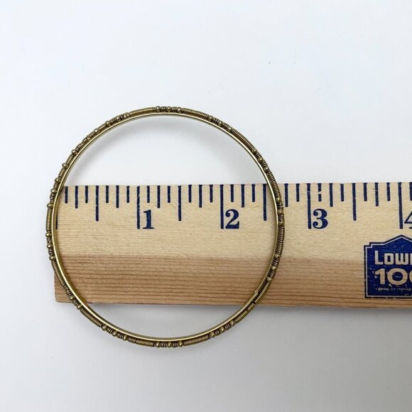 Amrita Singh Gold Tone Bangle Bracelet Set Orange Thread Wrapped 18 Bracelets - Picture 5 of 6